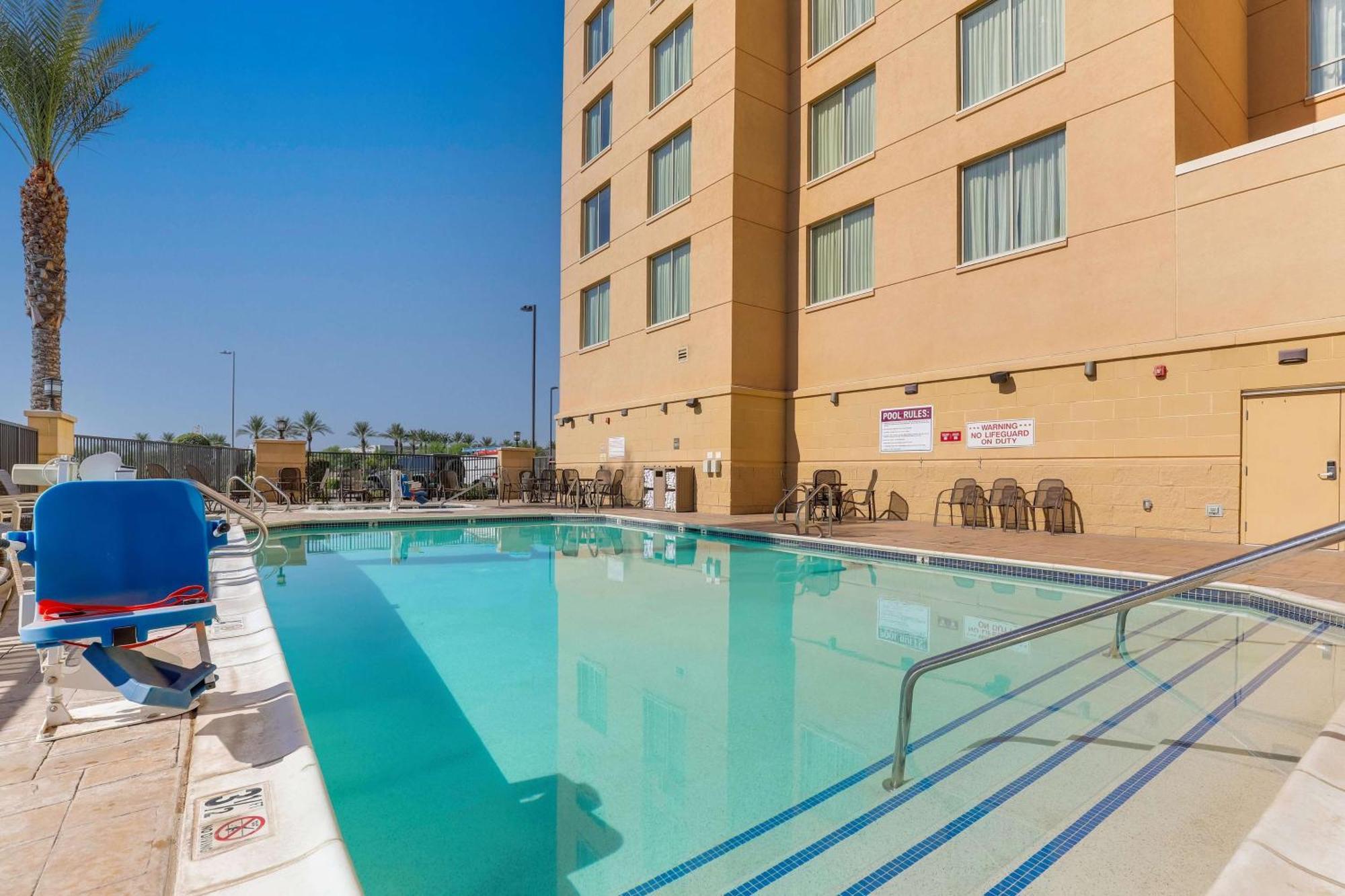 Drury Inn & Suites Phoenix Chandler Fashion Center 외부 사진